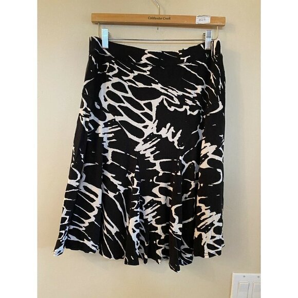 V Cristina Women's Black and White Print Lined Rayon Spandex Skirt Sz M - Picture 2 of 7